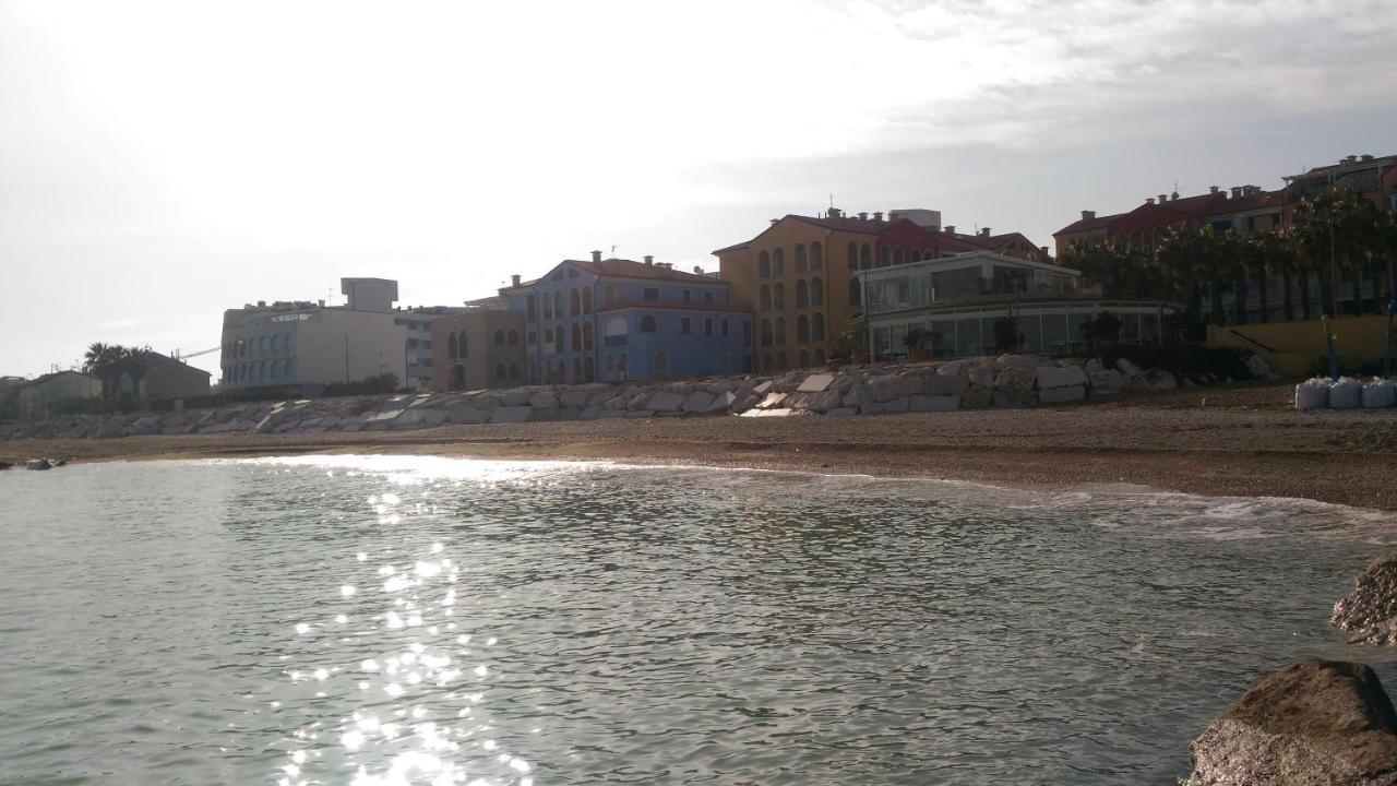 شقة Amare Il Mare بورتو ريكاناتي المظهر الخارجي الصورة